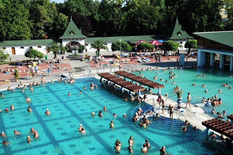https://mdw-travel-data-us-east-1.s3.amazonaws.com/img/country/Hungary/Harkany-Thermal-Bath/img_03.jpg
