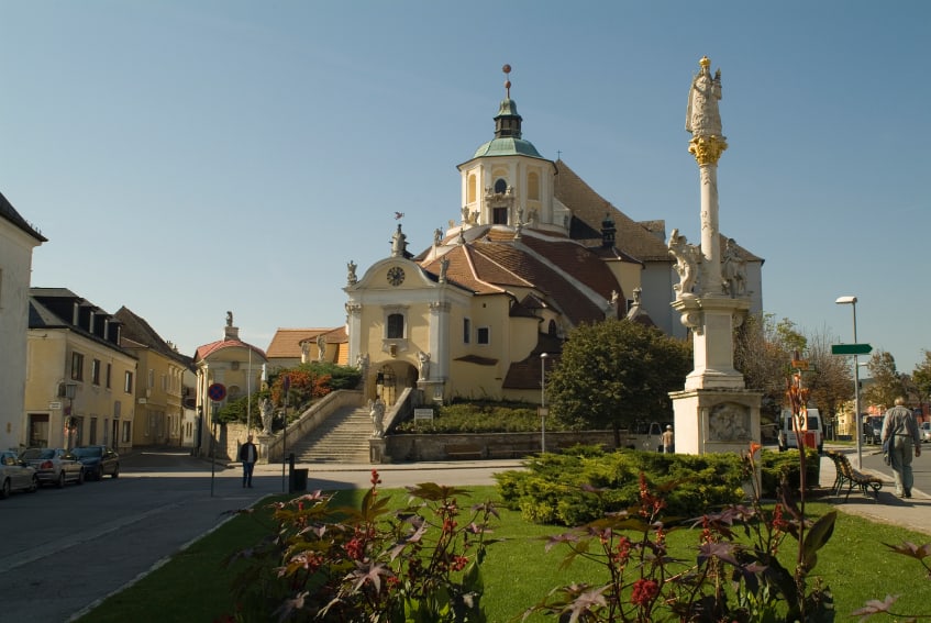 https://mdw-travel-data-us-east-1.s3.amazonaws.com/img/country/Hungary/Haydn-House-Eisenstadt-Austria/img_01.jpg