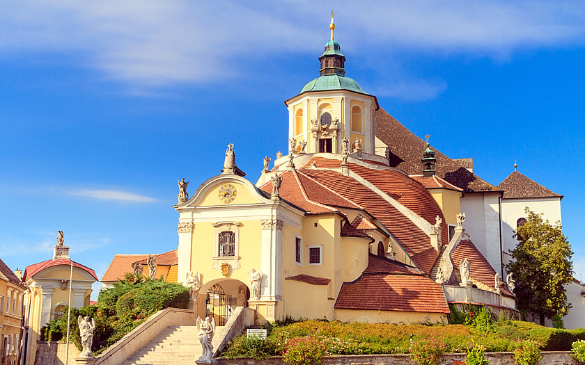 https://mdw-travel-data-us-east-1.s3.amazonaws.com/img/country/Hungary/Haydn-House-Eisenstadt-Austria/img_02.jpg