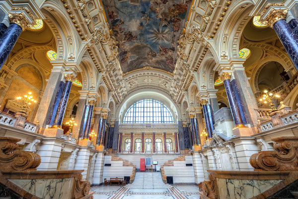 https://mdw-travel-data-us-east-1.s3.amazonaws.com/img/country/Hungary/House-of-Arts-&-Literature/img_03.jpg