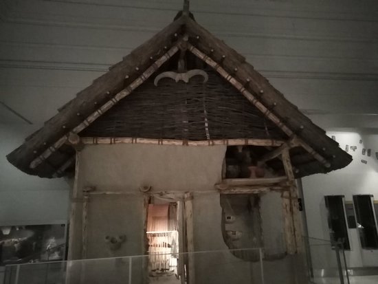 https://mdw-travel-data-us-east-1.s3.amazonaws.com/img/country/Hungary/Hungary-Photo-Museum/img_01.jpg