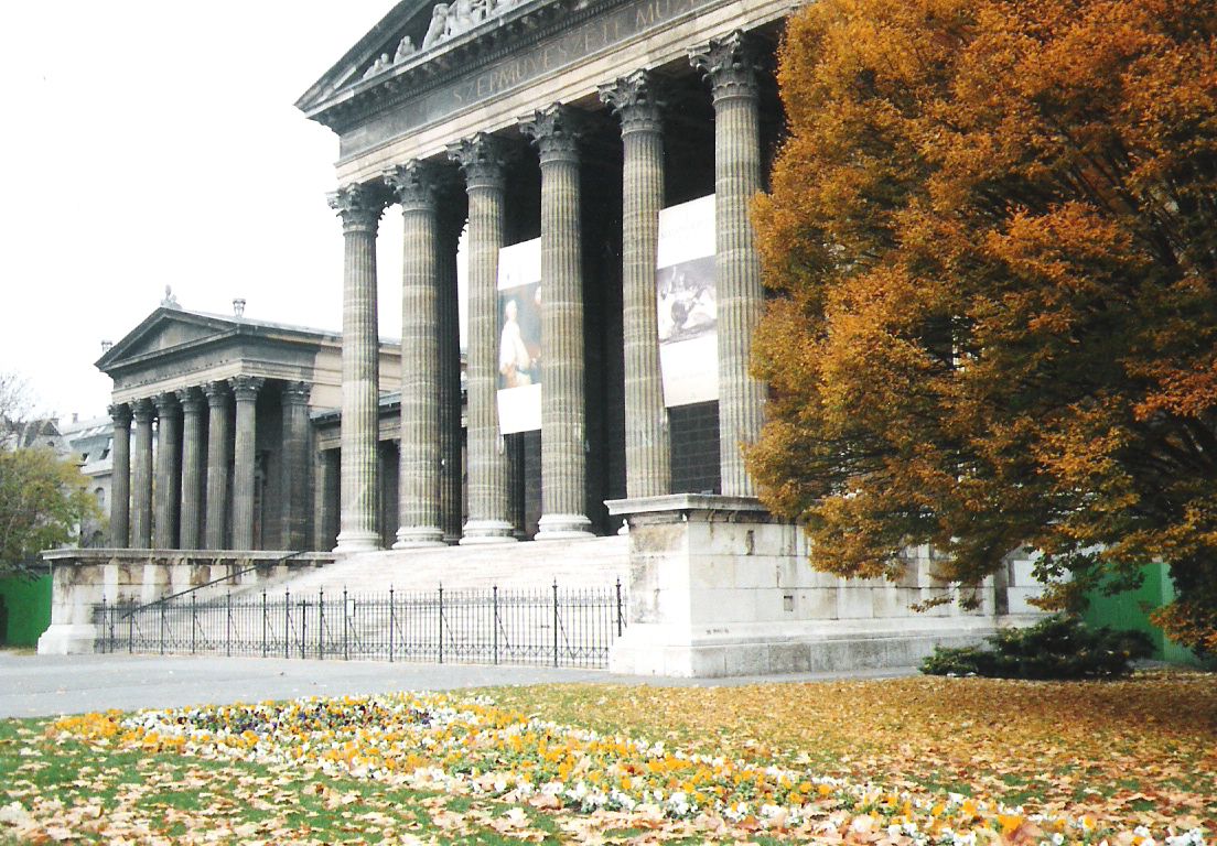 https://mdw-travel-data-us-east-1.s3.amazonaws.com/img/country/Hungary/Hungary-Photo-Museum/img_03.jpg
