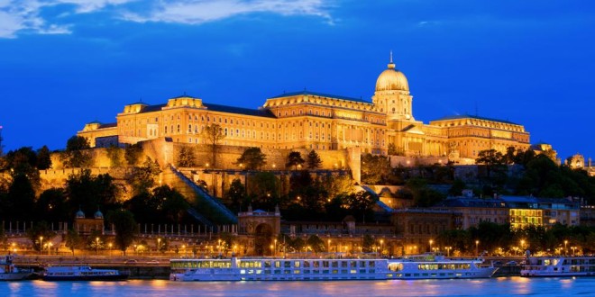 https://mdw-travel-data-us-east-1.s3.amazonaws.com/img/country/Hungary/Janos-Tomorkeny-Theater/img_01.jpg