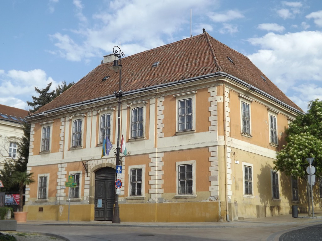 https://mdw-travel-data-us-east-1.s3.amazonaws.com/img/country/Hungary/Janus-Pannonius-Museum/img_02.jpg