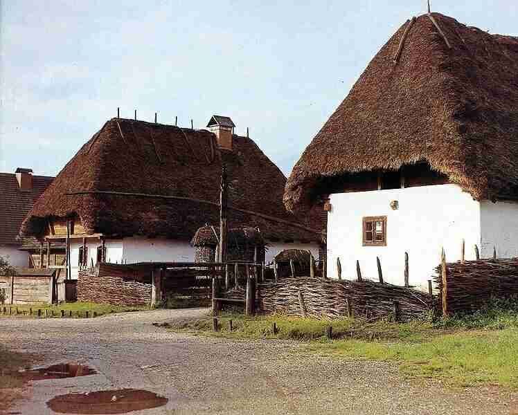 https://mdw-travel-data-us-east-1.s3.amazonaws.com/img/country/Hungary/Jarasi-Folklore-House/img_03.jpg
