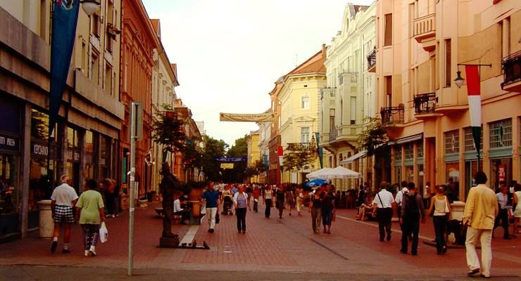 https://mdw-travel-data-us-east-1.s3.amazonaws.com/img/country/Hungary/Karasz-Street/img_03.jpg