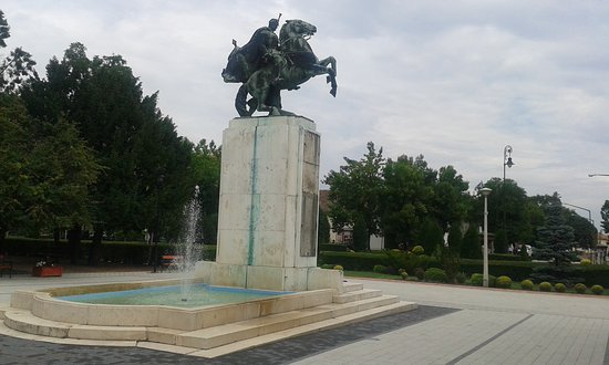 https://mdw-travel-data-us-east-1.s3.amazonaws.com/img/country/Hungary/Karcag-Market/img_01.jpg