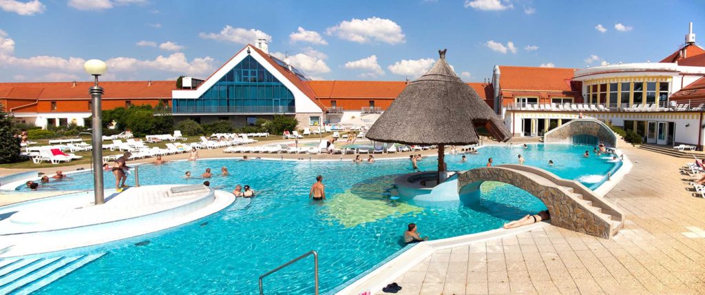 https://mdw-travel-data-us-east-1.s3.amazonaws.com/img/country/Hungary/Kehida-Termal/img_02.jpg