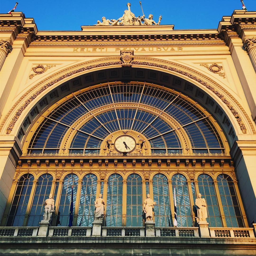 https://mdw-travel-data-us-east-1.s3.amazonaws.com/img/country/Hungary/Keleti-Railway-Station/img_02.jpg