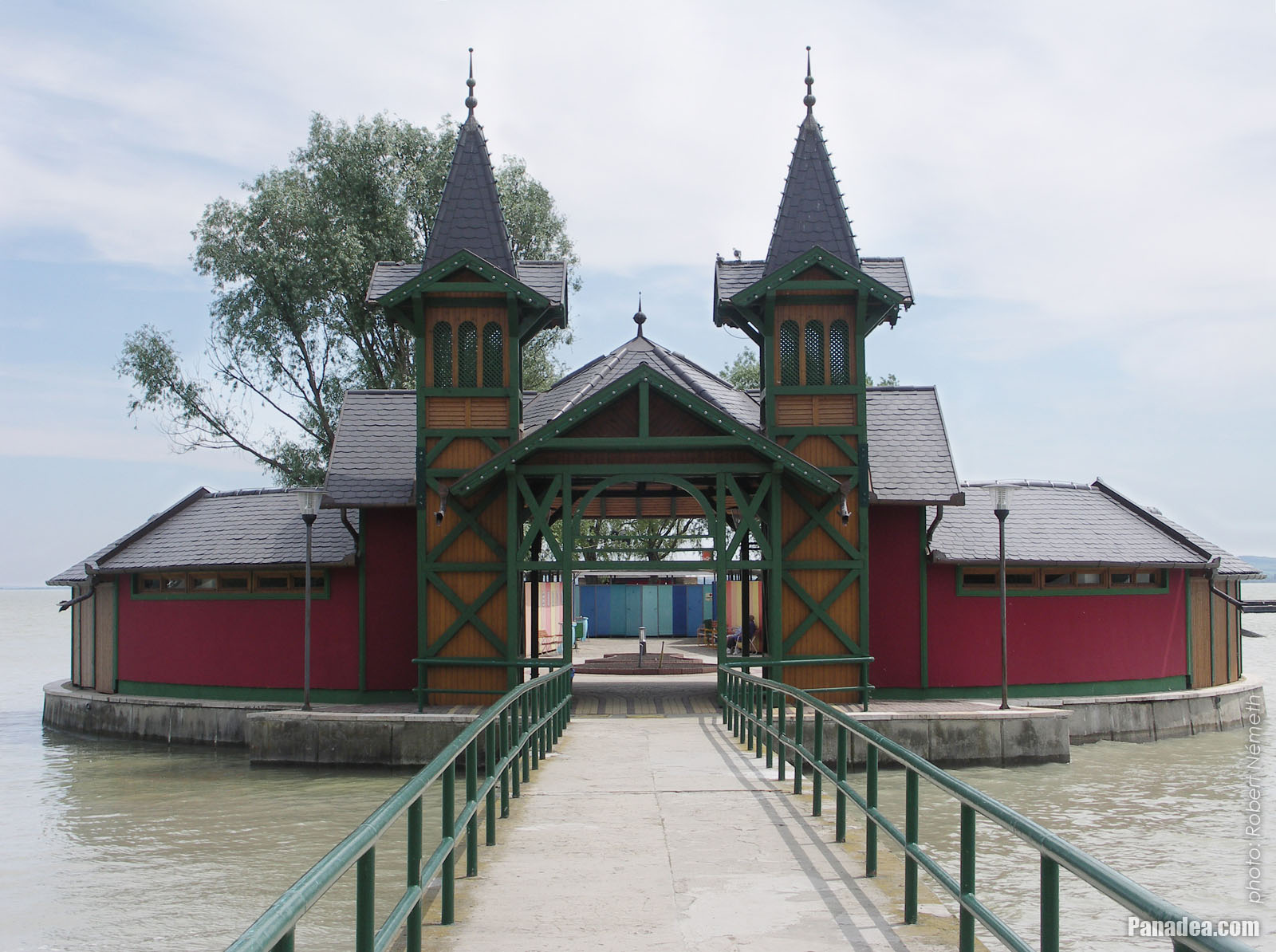 https://mdw-travel-data-us-east-1.s3.amazonaws.com/img/country/Hungary/Keszthely-Island-Beach/img_03.jpg