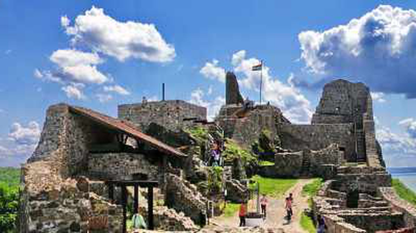 https://mdw-travel-data-us-east-1.s3.amazonaws.com/img/country/Hungary/Lake-Balaton/img_03.jpg