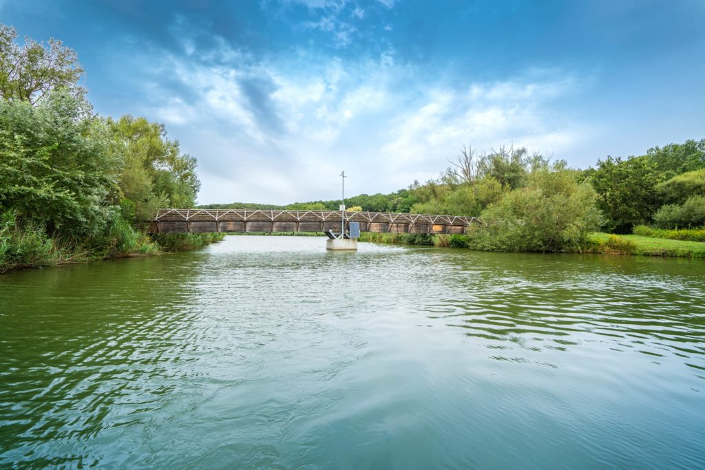 https://mdw-travel-data-us-east-1.s3.amazonaws.com/img/country/Hungary/Lake-Sosto/img_02.jpg