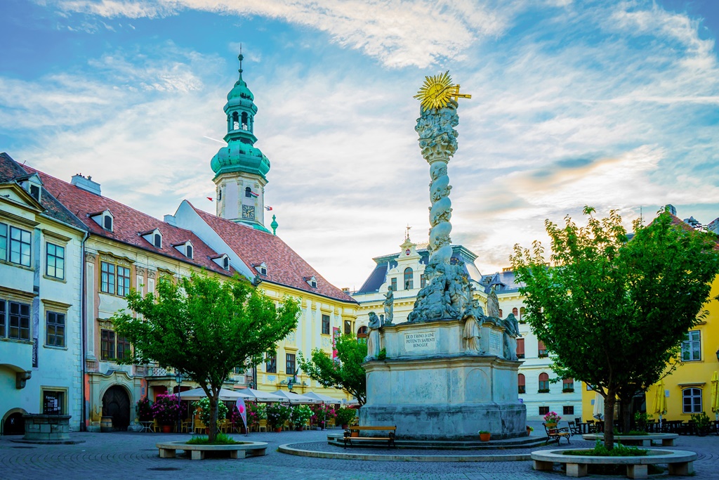 https://mdw-travel-data-us-east-1.s3.amazonaws.com/img/country/Hungary/Liszt-Racz-House-Sopron/img_01.jpg
