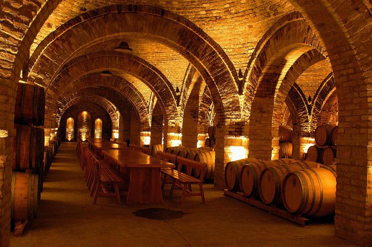 https://mdw-travel-data-us-east-1.s3.amazonaws.com/img/country/Hungary/Majestic-Wine-Cellars/img_02.jpg