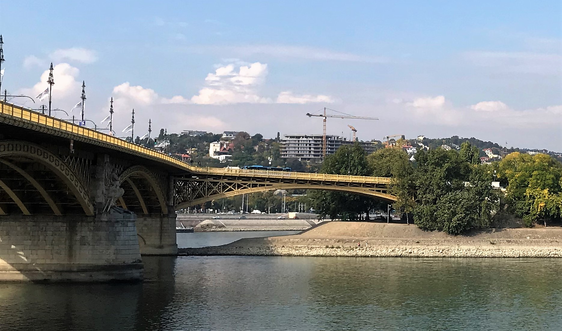 https://mdw-travel-data-us-east-1.s3.amazonaws.com/img/country/Hungary/Margaret-Island/img_03.jpg