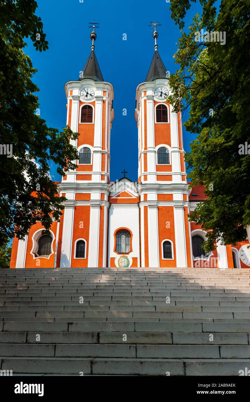 https://mdw-travel-data-us-east-1.s3.amazonaws.com/img/country/Hungary/Mariabesnyo-Pilgrimage-Church/img_03.jpg