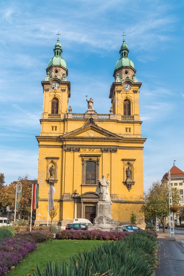 https://mdw-travel-data-us-east-1.s3.amazonaws.com/img/country/Hungary/Mariabesnyo-Pilgrimage-Church/img_04.jpg