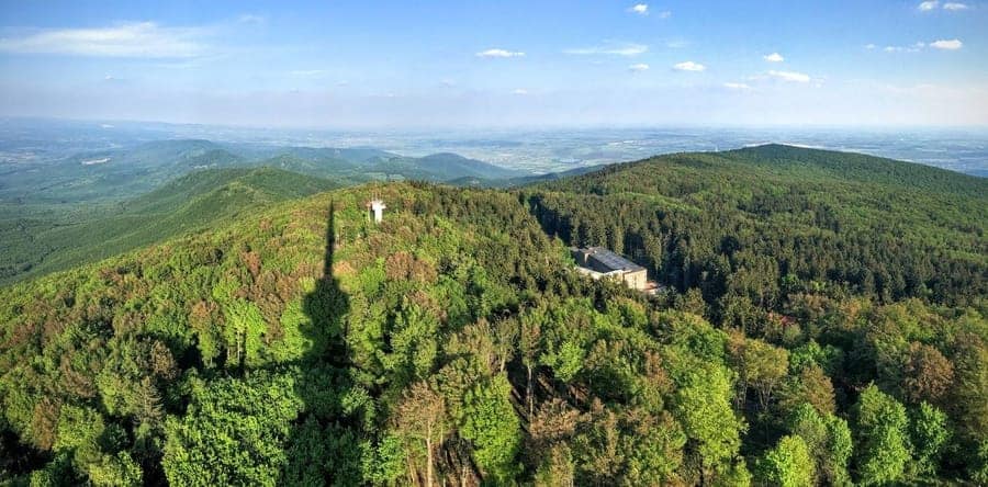 https://mdw-travel-data-us-east-1.s3.amazonaws.com/img/country/Hungary/Matra-Mountains/img_00.jpg