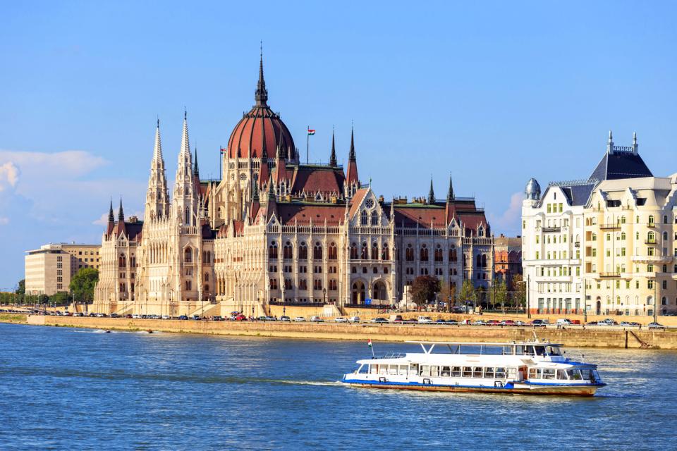 https://mdw-travel-data-us-east-1.s3.amazonaws.com/img/country/Hungary/Matra-Mountains/img_02.jpg