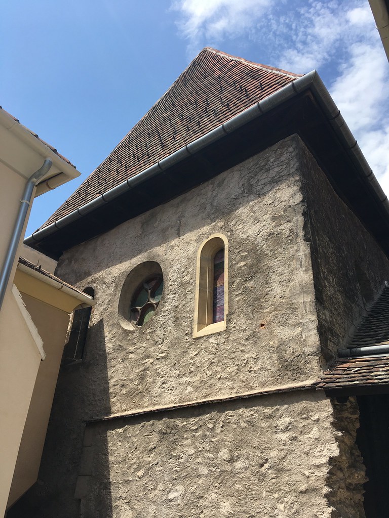 https://mdw-travel-data-us-east-1.s3.amazonaws.com/img/country/Hungary/Medieval-Synagogue--Nagyszeben-House--Sopron/img_03.jpg