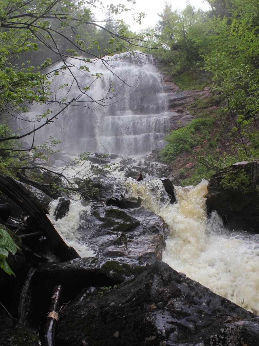 https://mdw-travel-data-us-east-1.s3.amazonaws.com/img/country/Hungary/Milicza-Waterfall/img_03.jpg