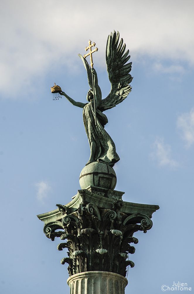 https://mdw-travel-data-us-east-1.s3.amazonaws.com/img/country/Hungary/Millenniumi-emlekmu/img_01.jpg