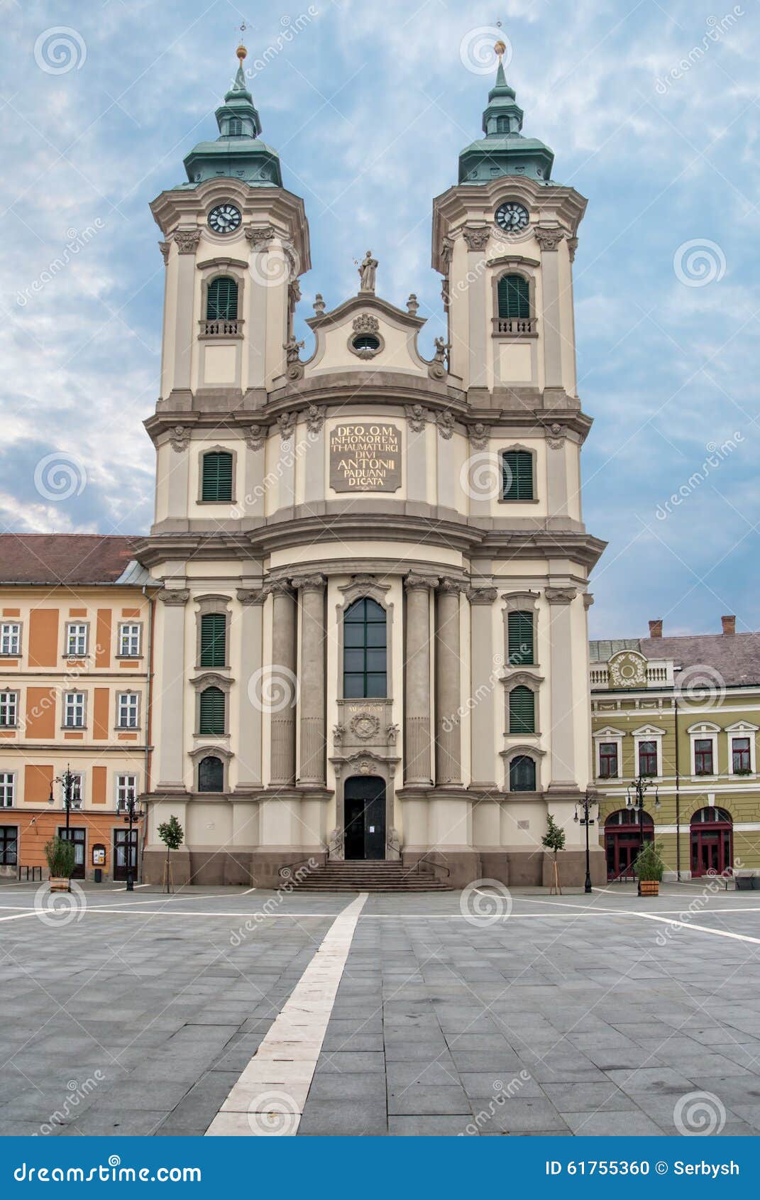 https://mdw-travel-data-us-east-1.s3.amazonaws.com/img/country/Hungary/Minorite-Church/img_03.jpg