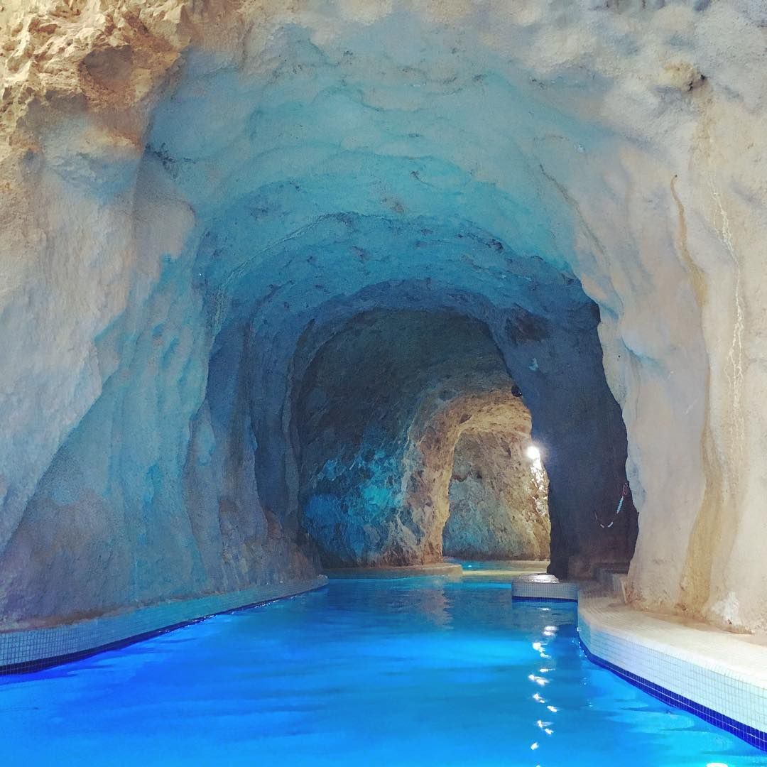 https://mdw-travel-data-us-east-1.s3.amazonaws.com/img/country/Hungary/Miskolctapolca-Cave-Bath/img_01.jpg