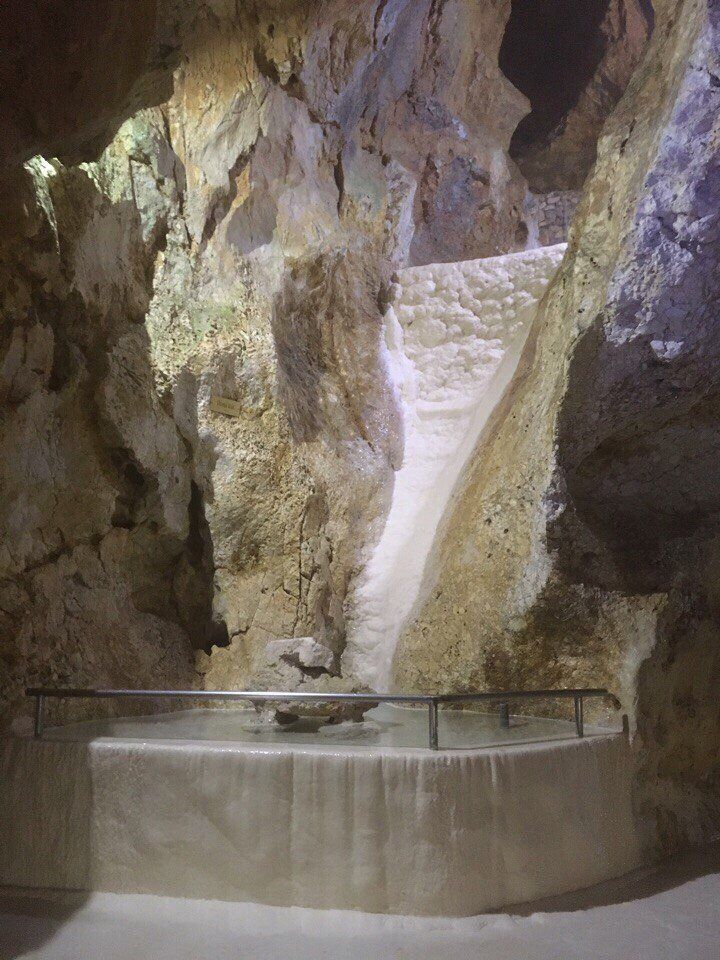 https://mdw-travel-data-us-east-1.s3.amazonaws.com/img/country/Hungary/Miskolctapolca-Cave-Bath/img_03.jpg
