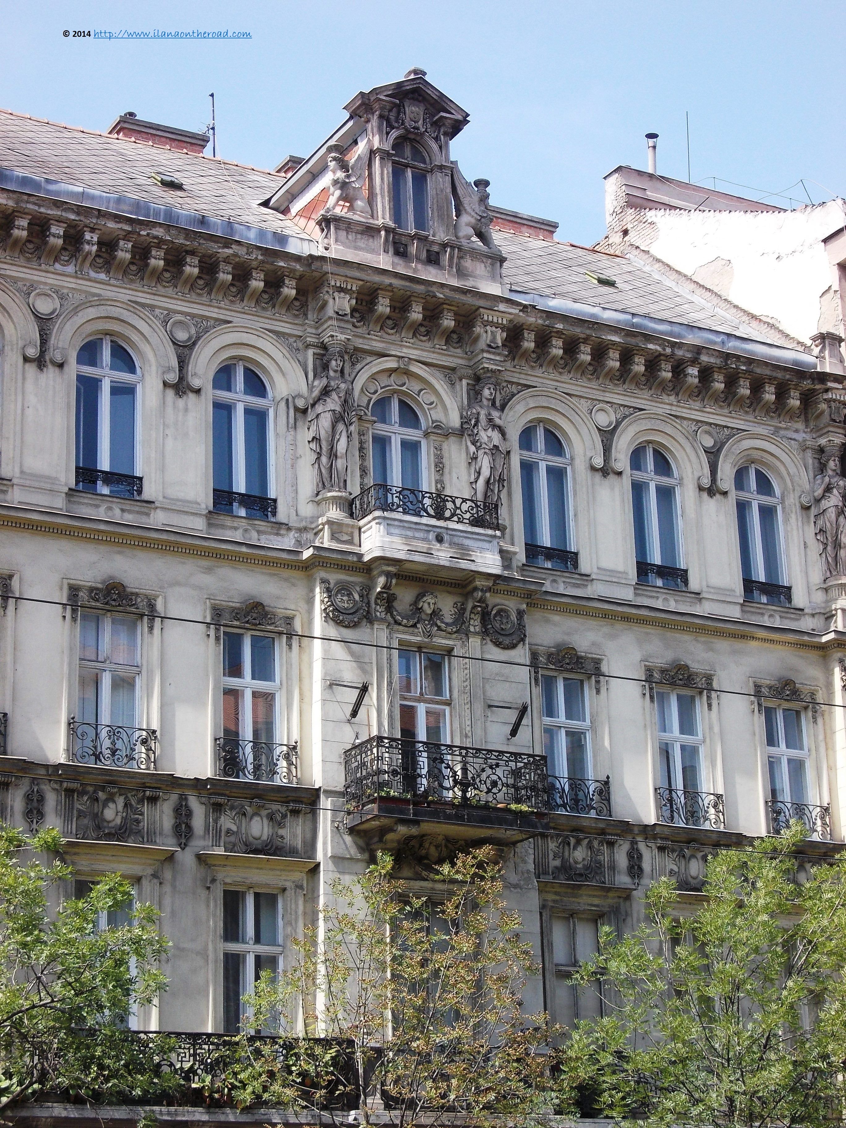 https://mdw-travel-data-us-east-1.s3.amazonaws.com/img/country/Hungary/Nagyivan-House-of-Sciences/img_02.jpg