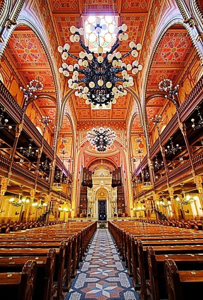 https://mdw-travel-data-us-east-1.s3.amazonaws.com/img/country/Hungary/New-Synagogue/img_02.jpg