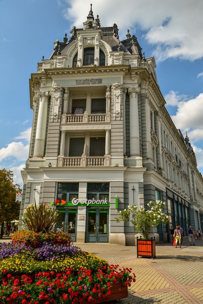 https://mdw-travel-data-us-east-1.s3.amazonaws.com/img/country/Hungary/Nyiregyhaza-Town-Center/img_01.jpg