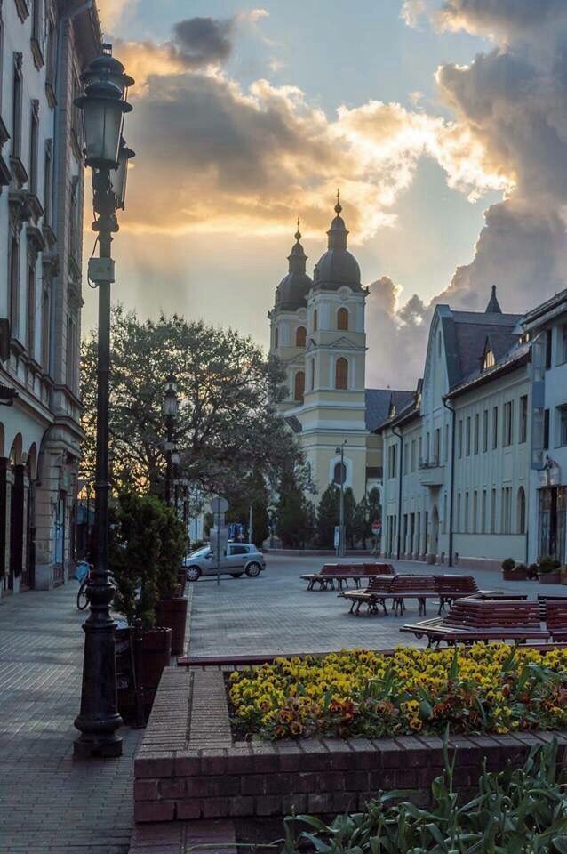 https://mdw-travel-data-us-east-1.s3.amazonaws.com/img/country/Hungary/Nyiregyhaza-Town-Center/img_03.jpg
