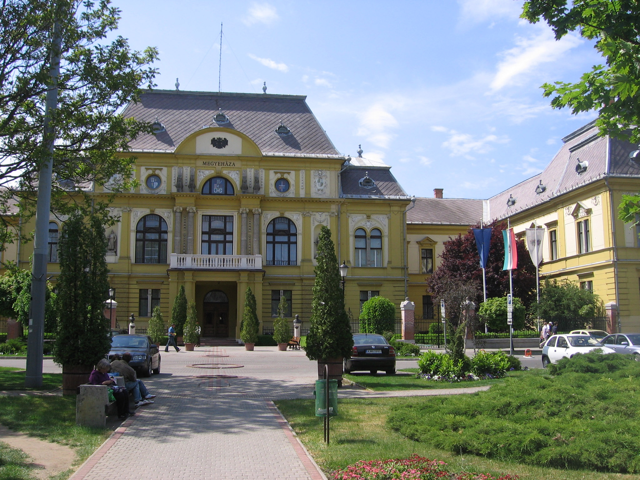 https://mdw-travel-data-us-east-1.s3.amazonaws.com/img/country/Hungary/Nyiregyhaza-Town-Hall/img_02.jpg