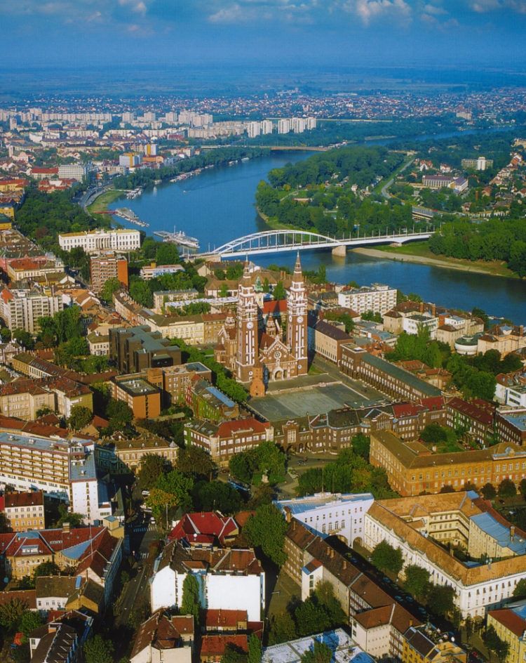 https://mdw-travel-data-us-east-1.s3.amazonaws.com/img/country/Hungary/Open-Air-Theatre/img_03.jpg