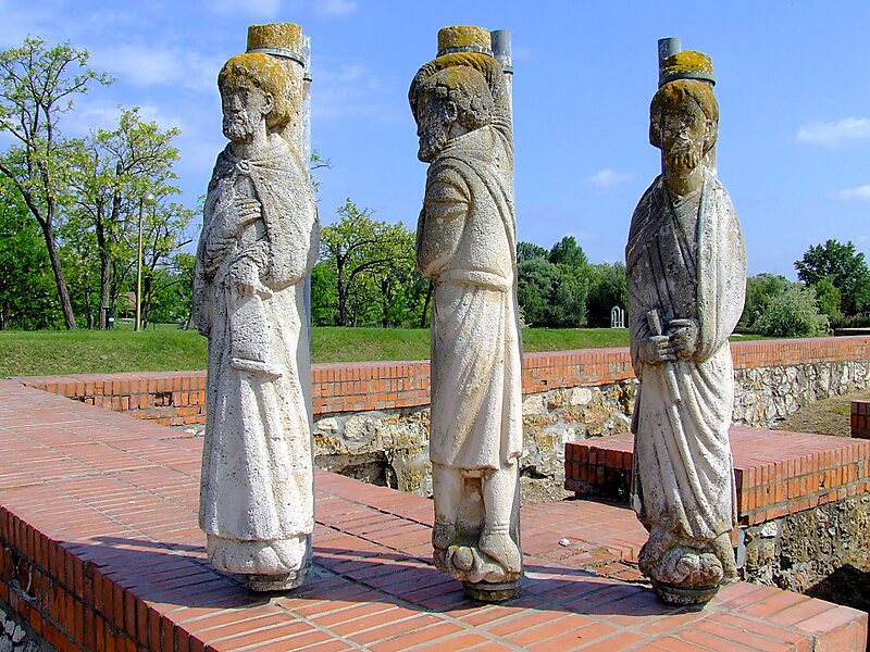 https://mdw-travel-data-us-east-1.s3.amazonaws.com/img/country/Hungary/Opusztaszer-National-Historical-Memorial-Park/img_02.jpg