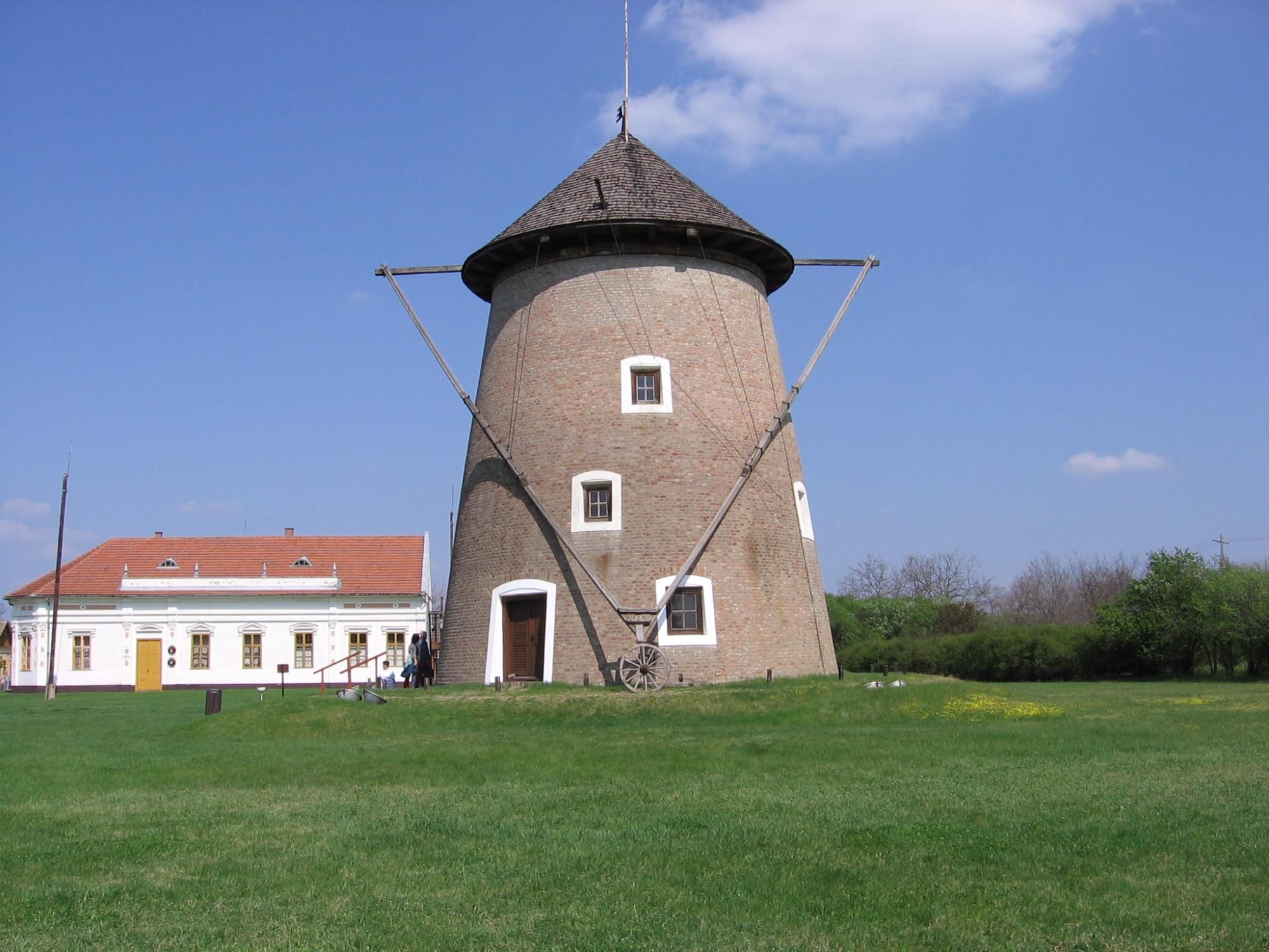 https://mdw-travel-data-us-east-1.s3.amazonaws.com/img/country/Hungary/Opusztaszer-National-Historical-Memorial-Park/img_03.jpg
