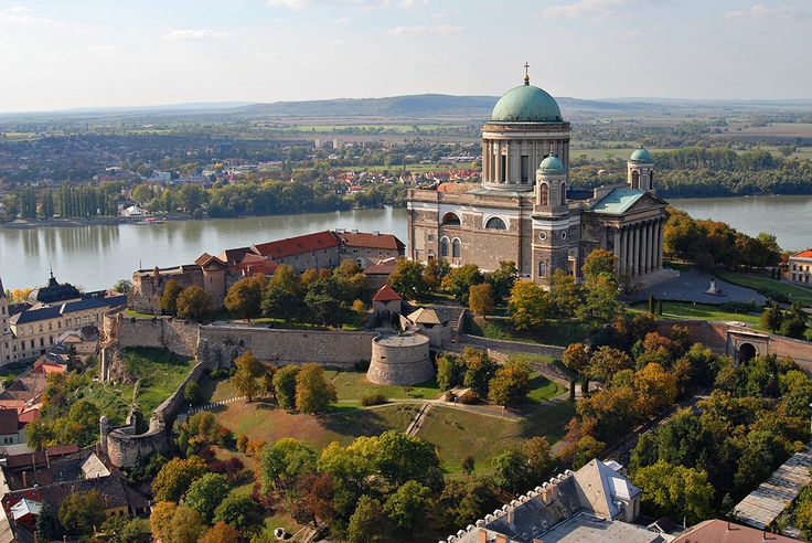 https://mdw-travel-data-us-east-1.s3.amazonaws.com/img/country/Hungary/Oregcsertoi-Galeria/img_01.jpg