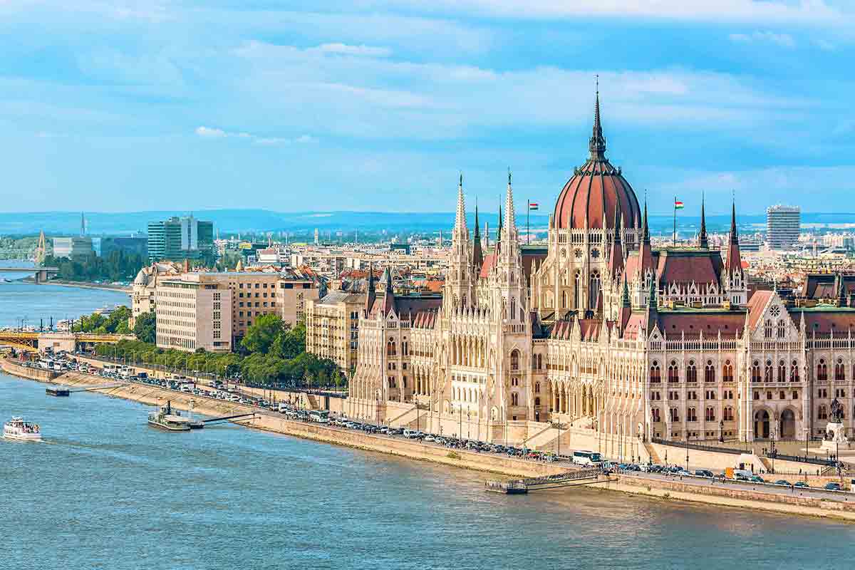 https://mdw-travel-data-us-east-1.s3.amazonaws.com/img/country/Hungary/Ozdi-City-Park/img_03.jpg