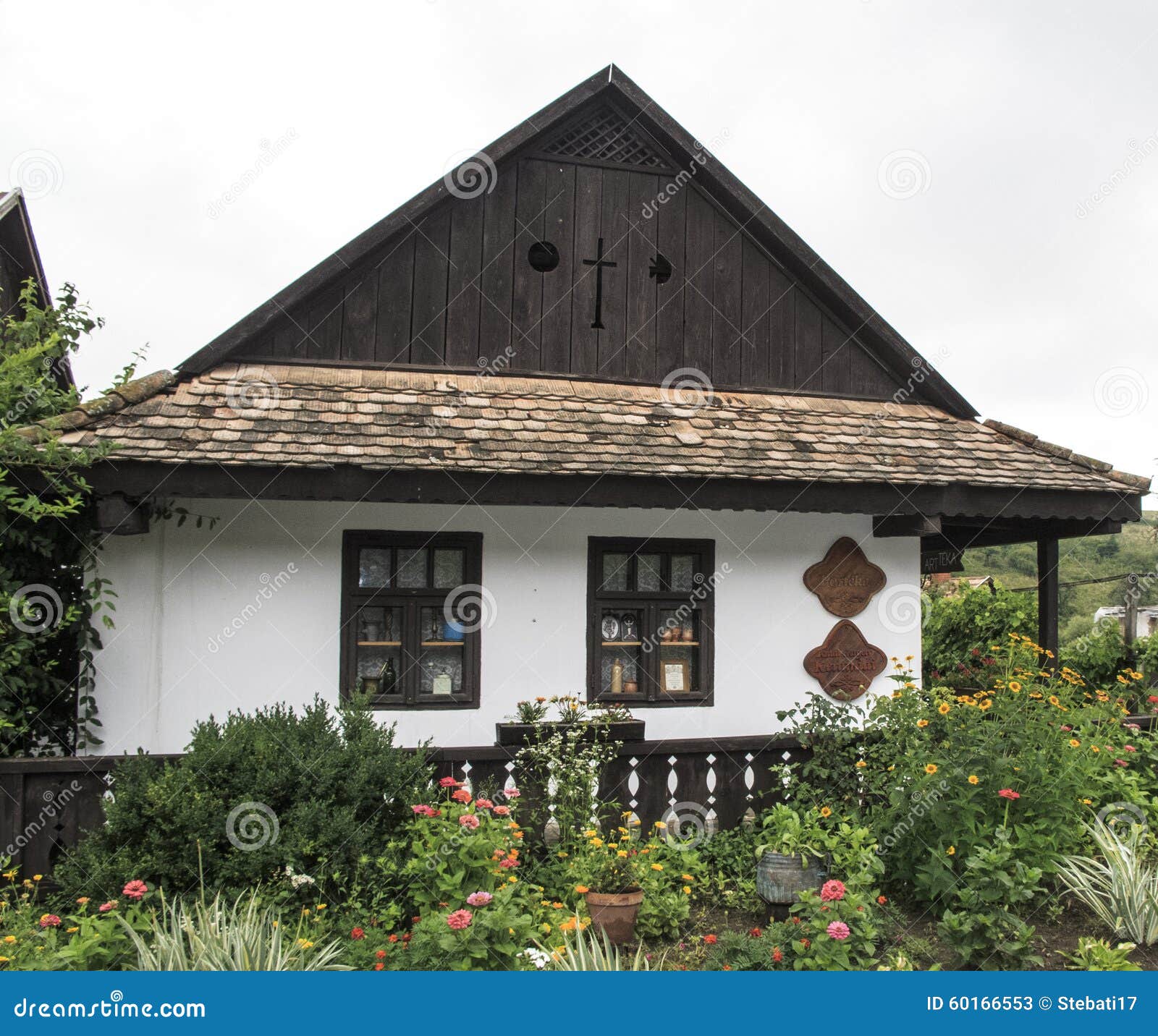 https://mdw-travel-data-us-east-1.s3.amazonaws.com/img/country/Hungary/Paloc-Ethnographic-Village/img_01.jpg