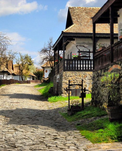 https://mdw-travel-data-us-east-1.s3.amazonaws.com/img/country/Hungary/Paloc-Ethnographic-Village/img_04.jpg