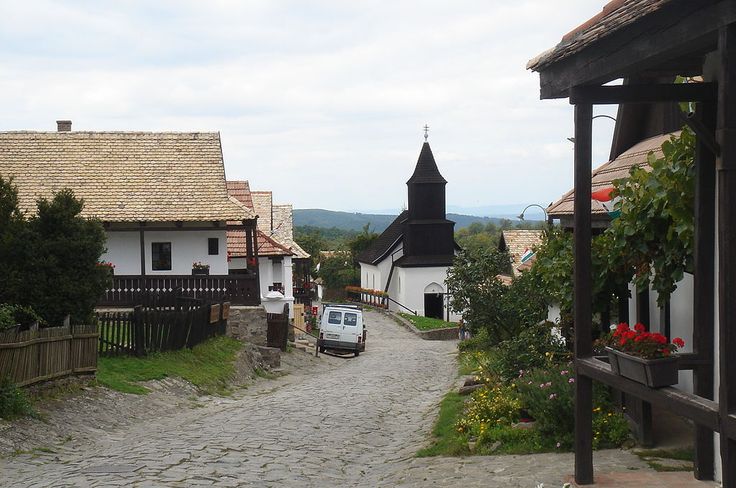 https://mdw-travel-data-us-east-1.s3.amazonaws.com/img/country/Hungary/Paloc-Ethnographic-Village/img_05.jpg