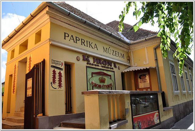 https://mdw-travel-data-us-east-1.s3.amazonaws.com/img/country/Hungary/Paprika-Museum/img_02.jpg