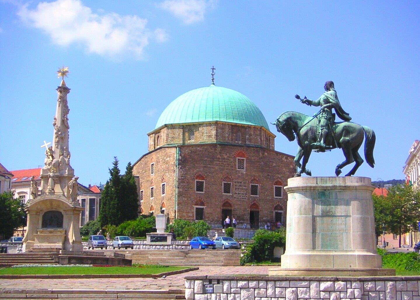 https://mdw-travel-data-us-east-1.s3.amazonaws.com/img/country/Hungary/Pecs-TV-Tower/img_02.jpg