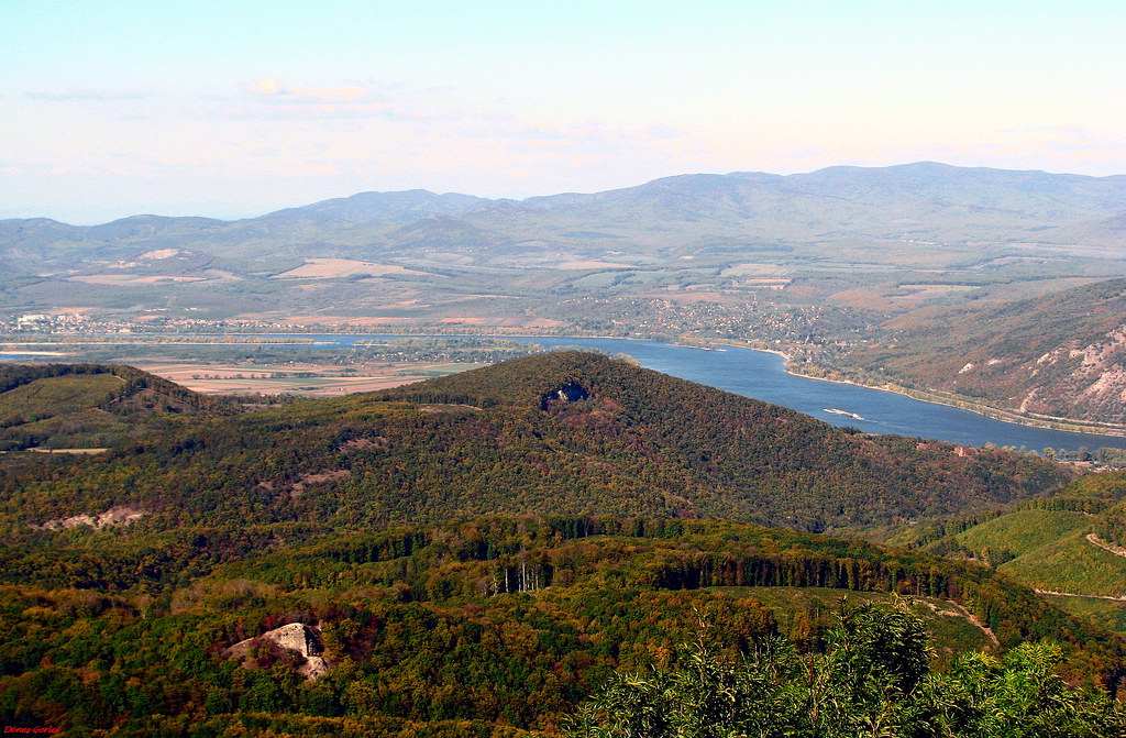 https://mdw-travel-data-us-east-1.s3.amazonaws.com/img/country/Hungary/Pilis-Mountains/img_02.jpg