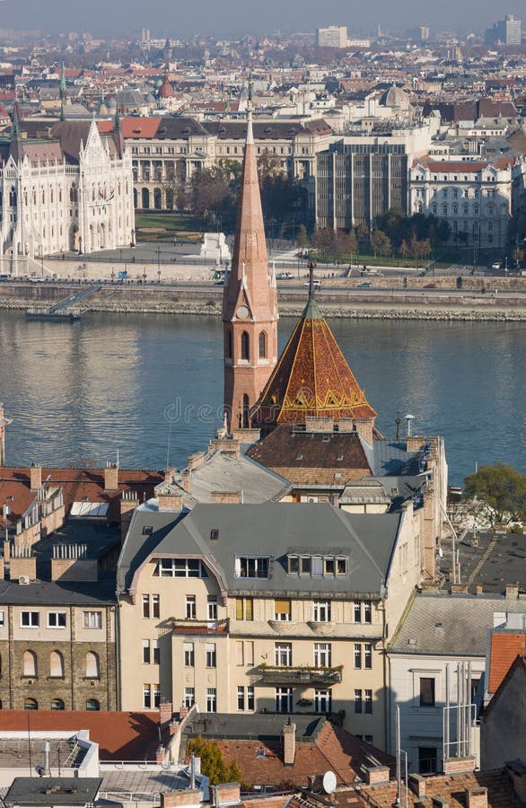https://mdw-travel-data-us-east-1.s3.amazonaws.com/img/country/Hungary/Reformatus-Egyhaz/img_02.jpg