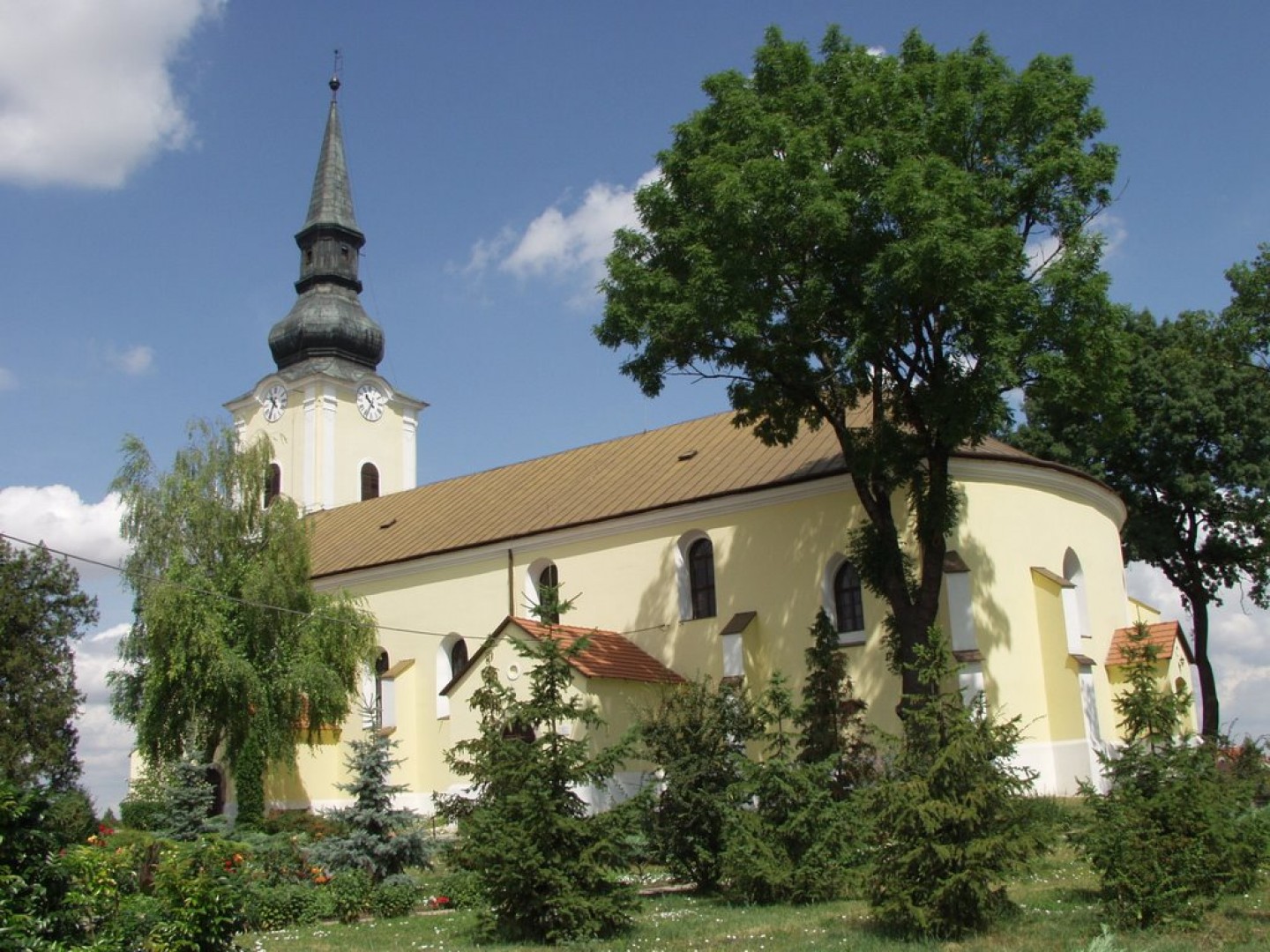 https://mdw-travel-data-us-east-1.s3.amazonaws.com/img/country/Hungary/Reformatus-Egyhaz/img_03.jpg