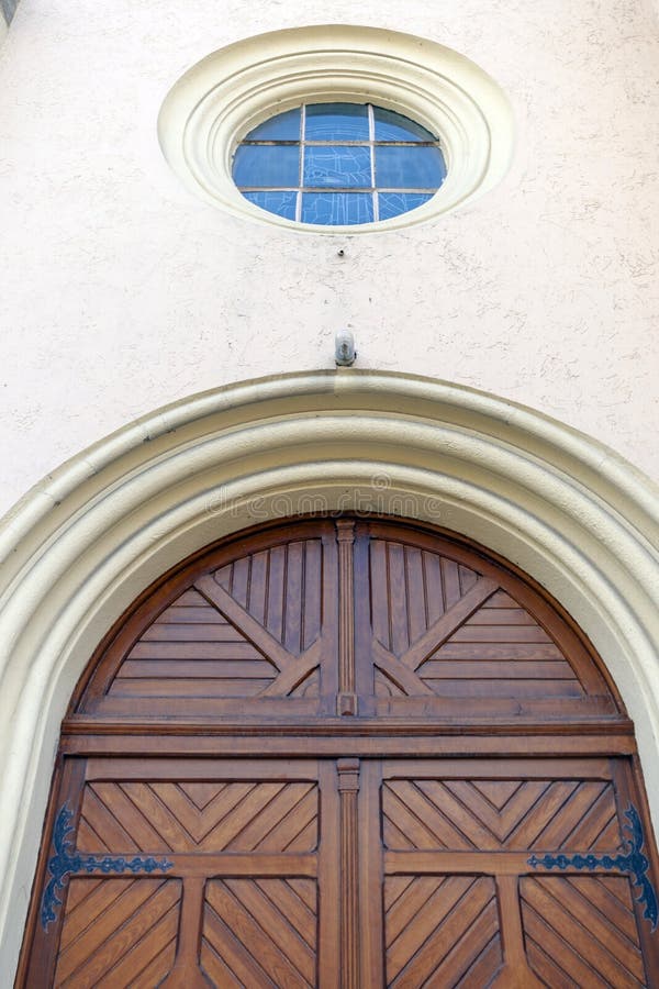 https://mdw-travel-data-us-east-1.s3.amazonaws.com/img/country/Hungary/Reformed-Church-Szekszard/img_03.jpg