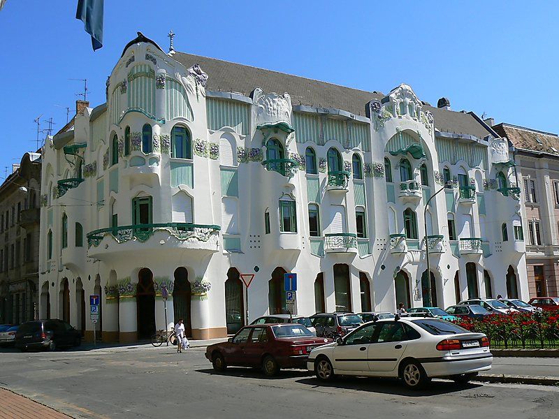 https://mdw-travel-data-us-east-1.s3.amazonaws.com/img/country/Hungary/Reok-Palace/img_03.jpg