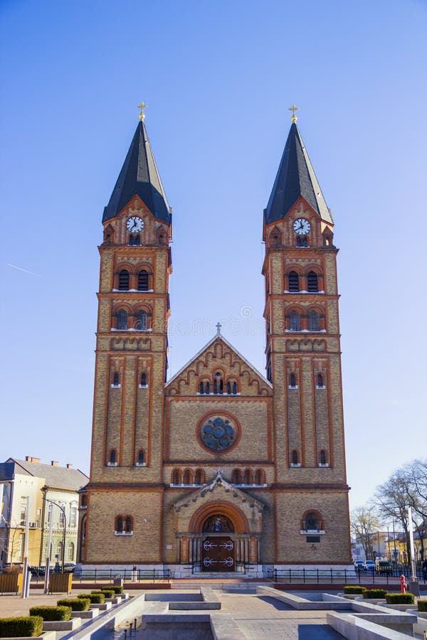 https://mdw-travel-data-us-east-1.s3.amazonaws.com/img/country/Hungary/Roman-Catholic-Parish-Church/img_02.jpg